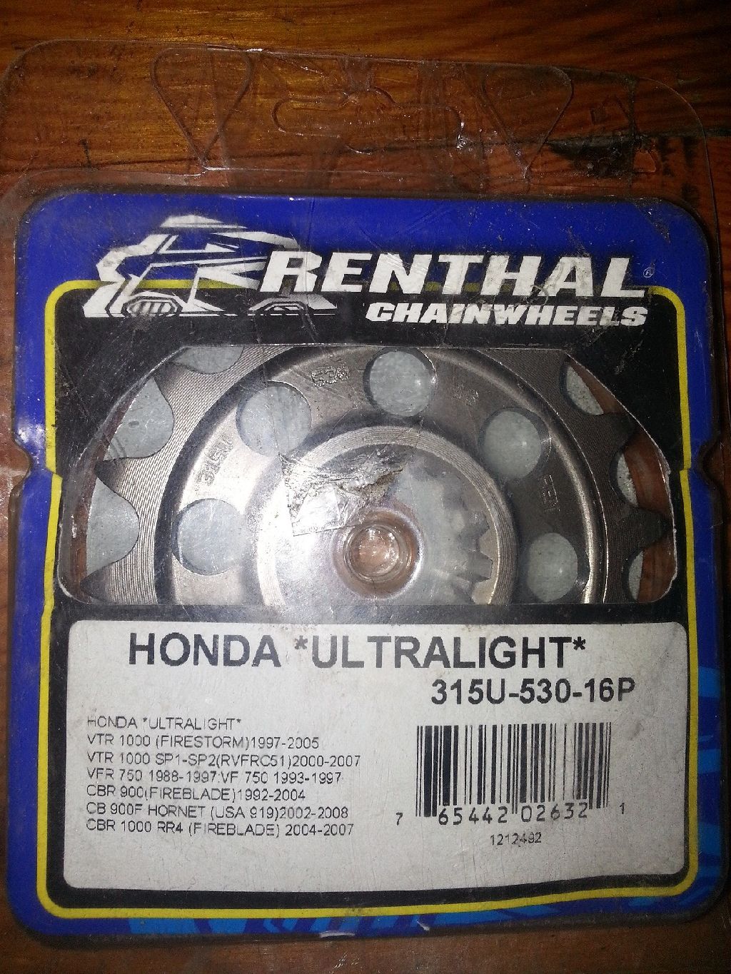 Renthal - Made In England -  Chains/Sprocket - Honda Front Sprocket 16 teeth