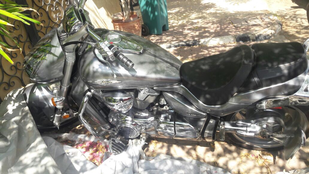 SUZUKI Boulevard 